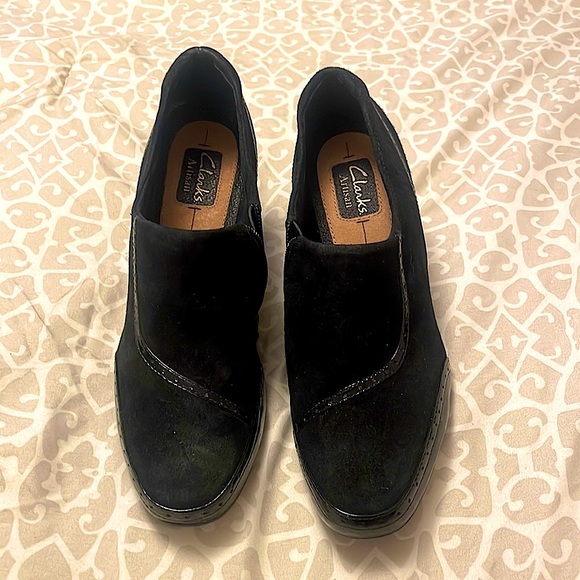 Clarks Black Heels. Worn Once. Great Shape - Picture 3 of 6